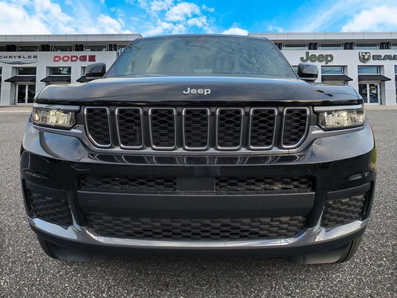 Thumbnail: 2025 Jeep Grand Cherokee L - 3