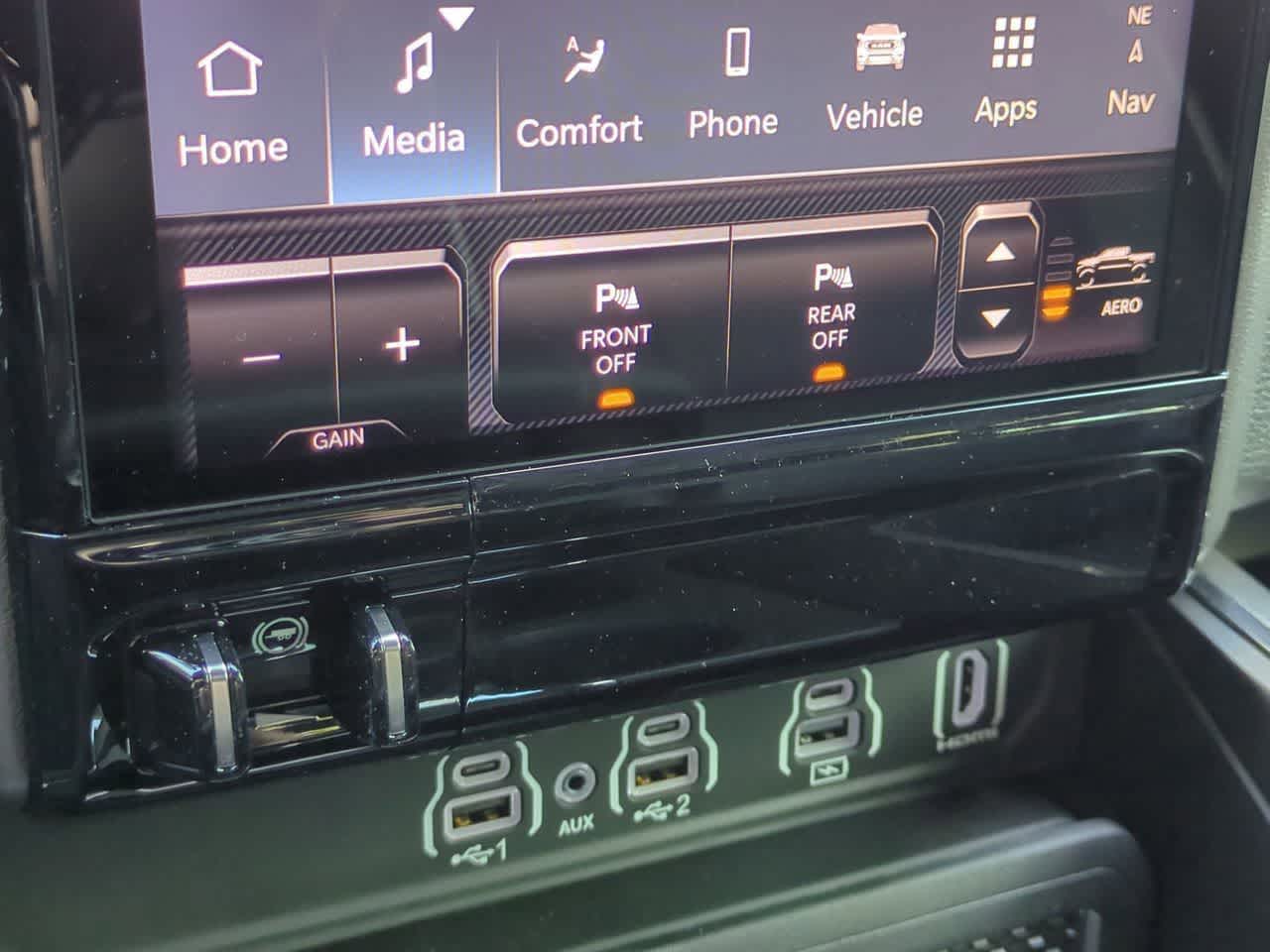 Thumbnail: 2026 RAM 1500 - 17