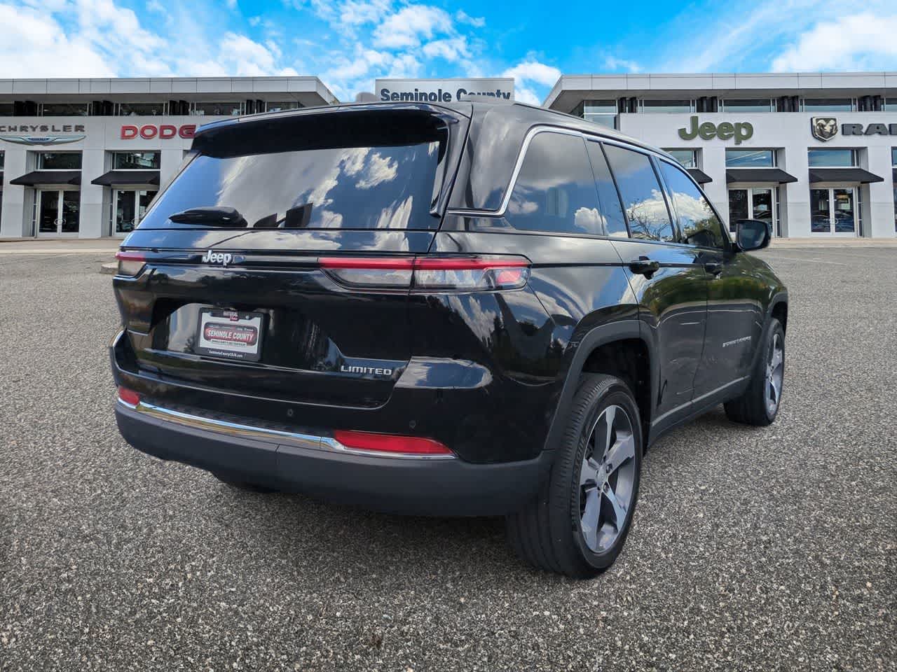 Thumbnail: 2025 Jeep Grand Cherokee - 7