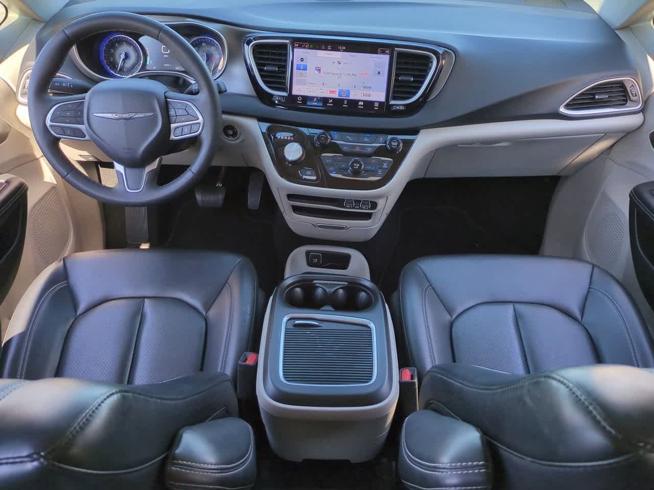 Thumbnail: 2023 Chrysler Pacifica - 15