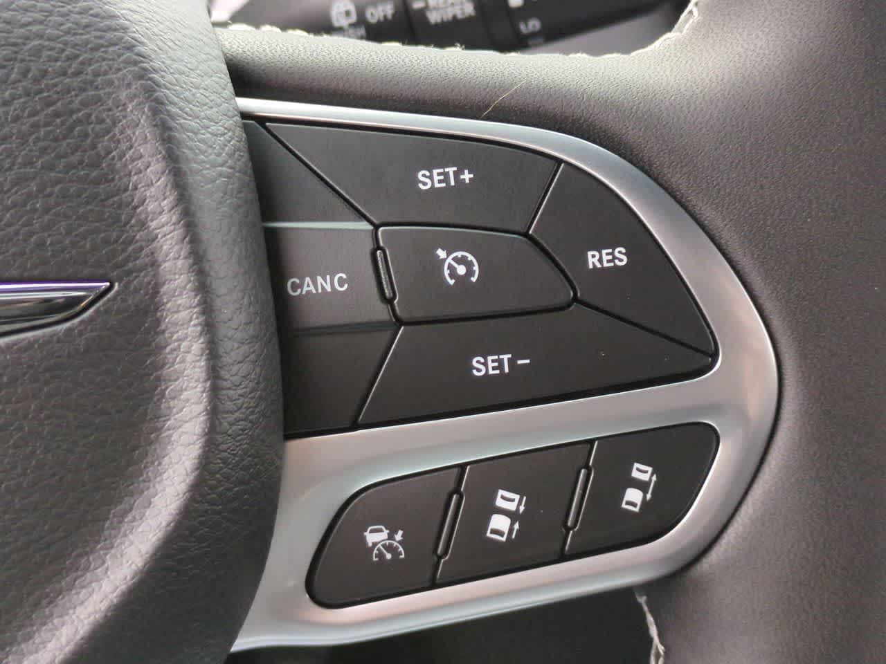 Thumbnail: 2026 Chrysler Pacifica - 26
