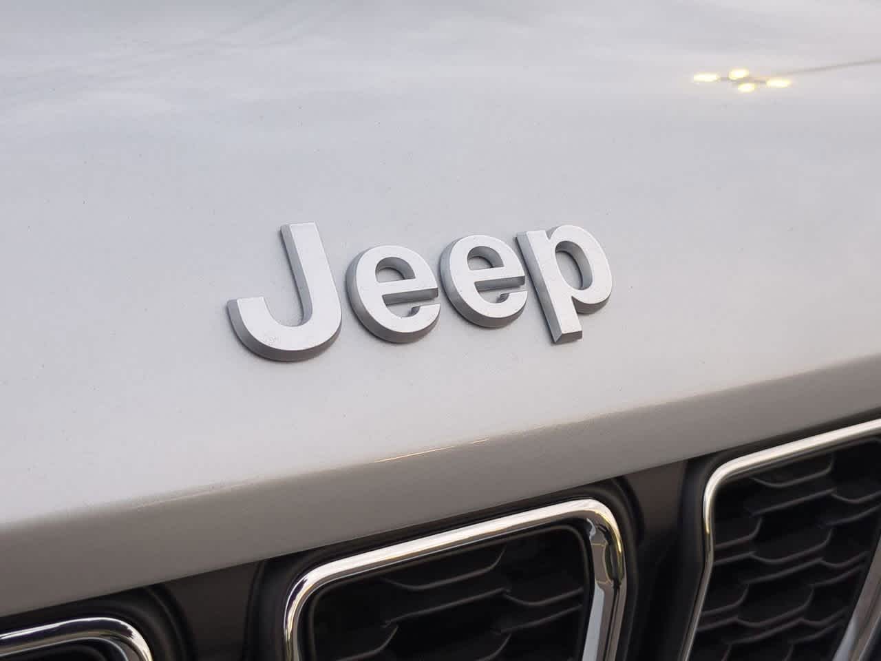 Thumbnail: 2025 Jeep Grand Cherokee - 12