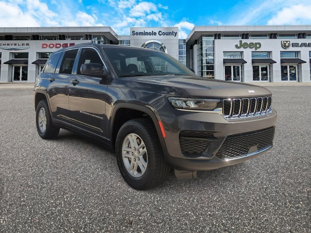 New 2025 Jeep Grand Cherokee Laredo SUV