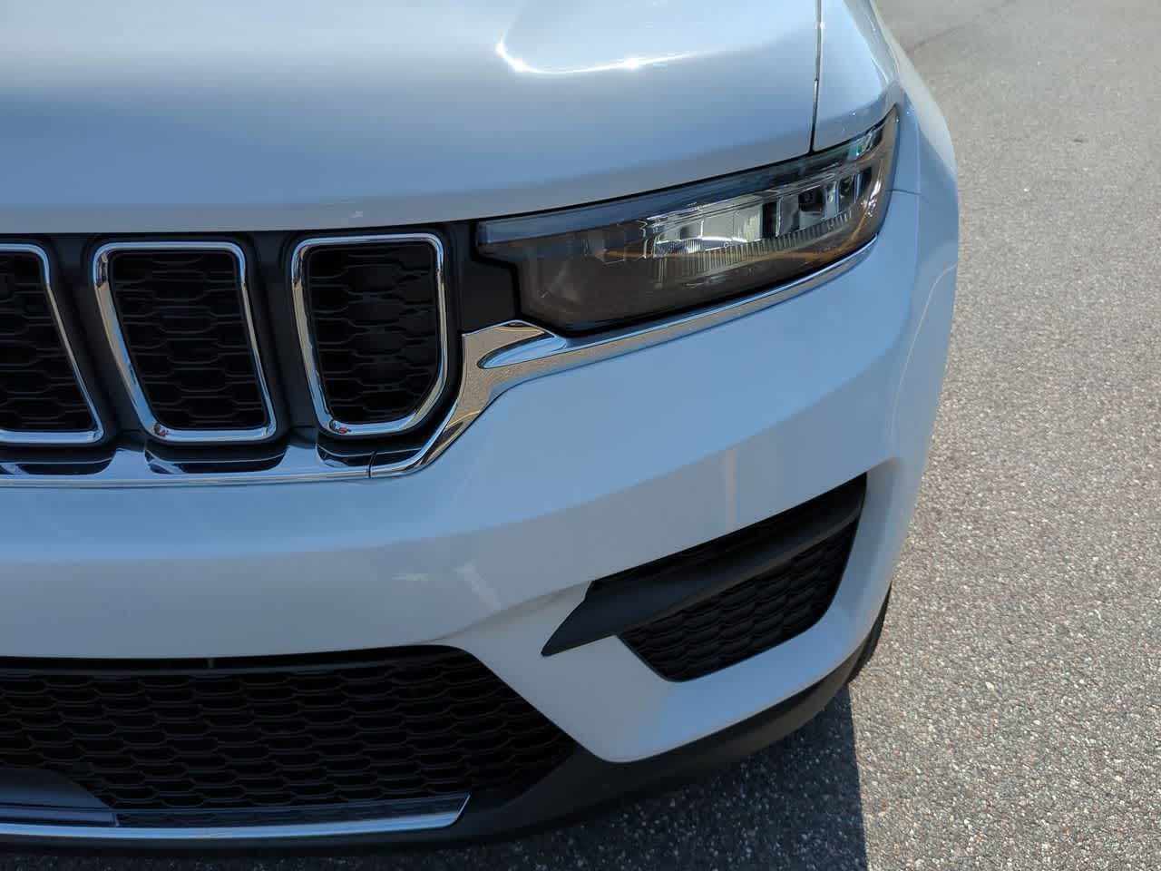 Thumbnail: 2025 Jeep Grand Cherokee - 11