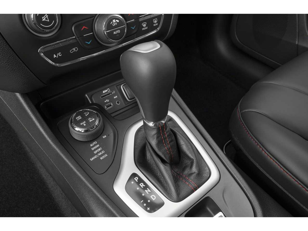 Thumbnail: 2015 Jeep Cherokee - 8
