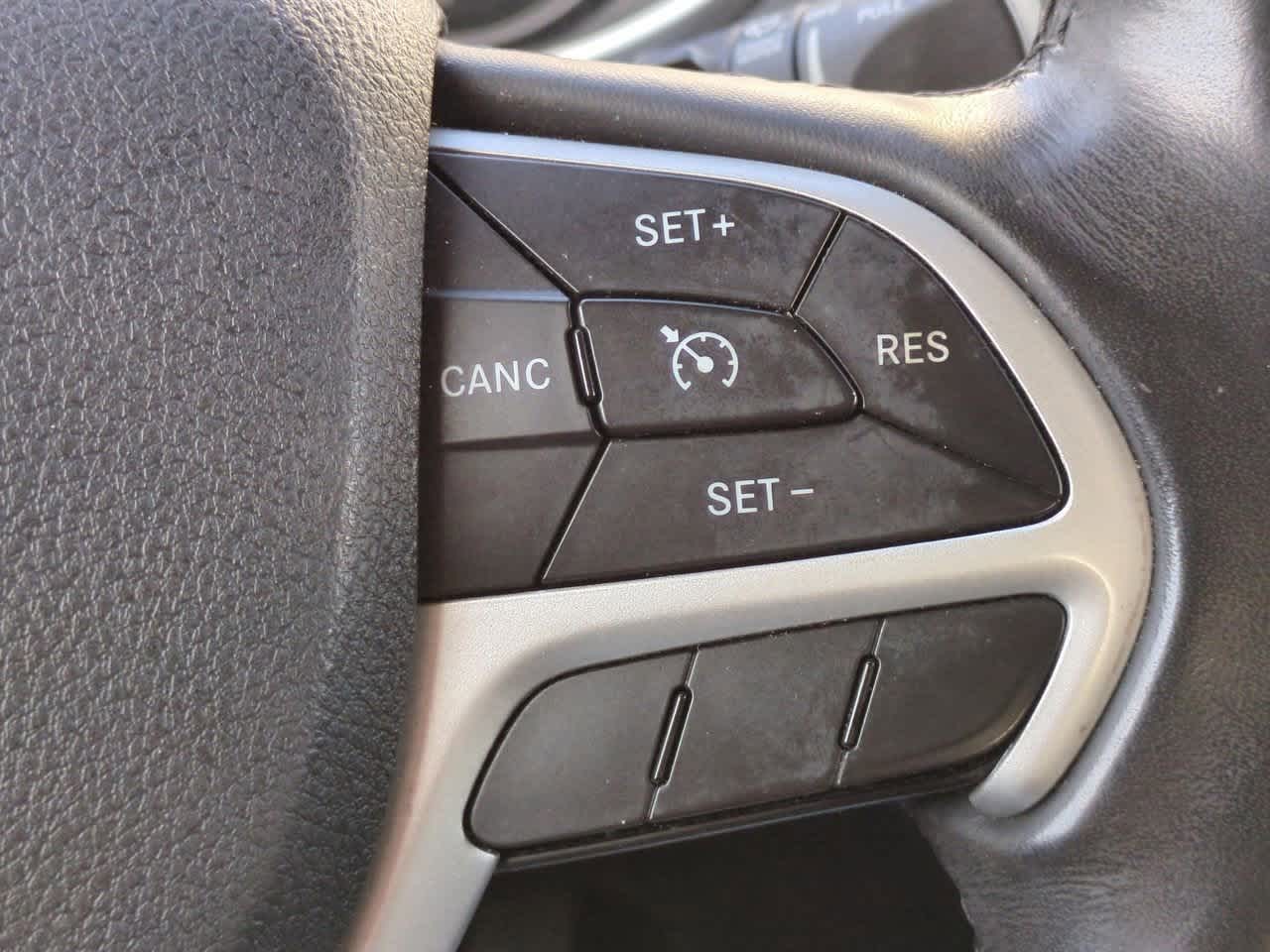 Thumbnail: 2015 Jeep Cherokee - 25