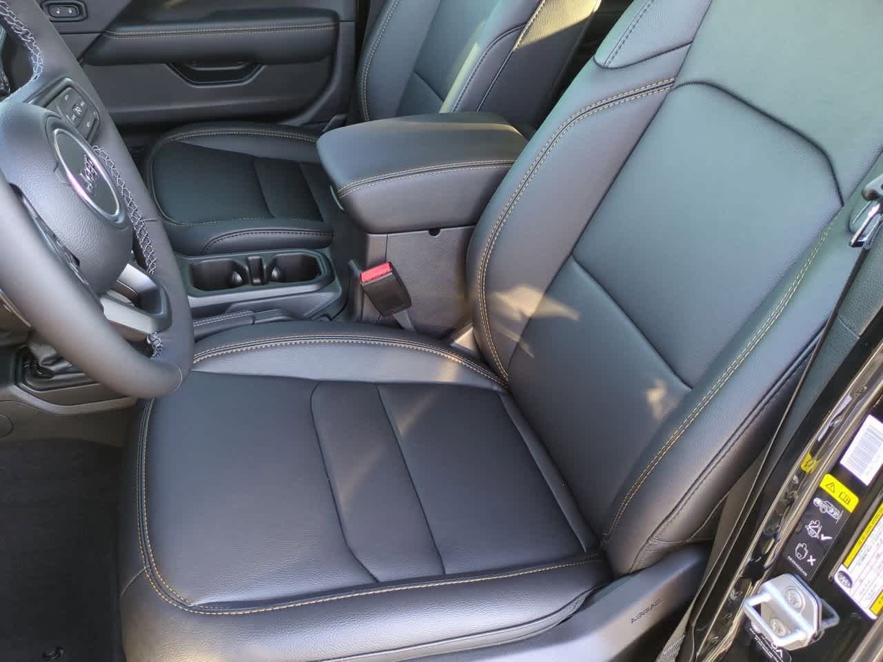 Thumbnail: 2025 Jeep Gladiator - 17