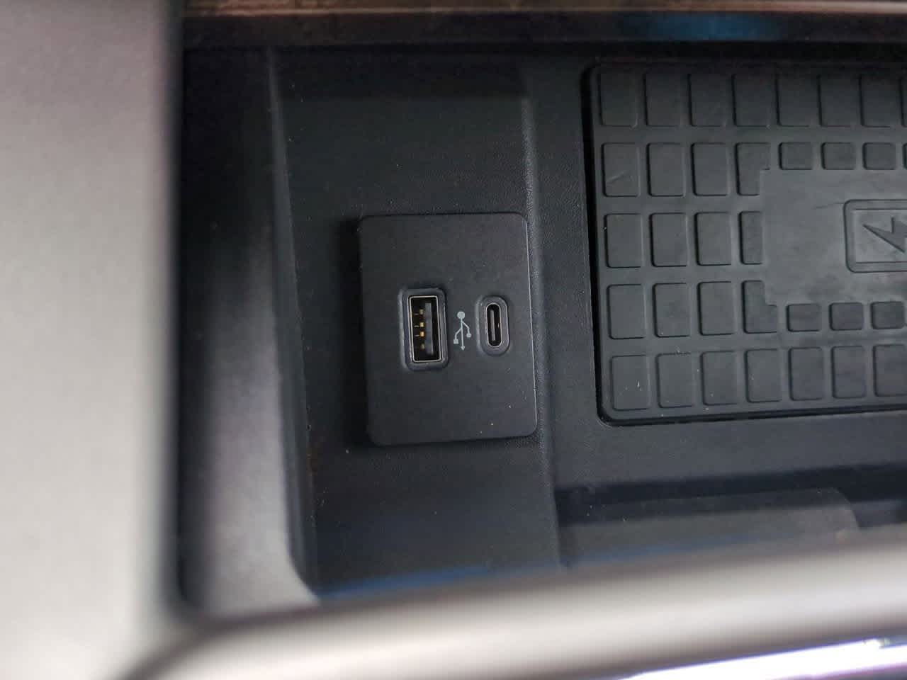 Thumbnail: 2022 Ford Econoline - 31