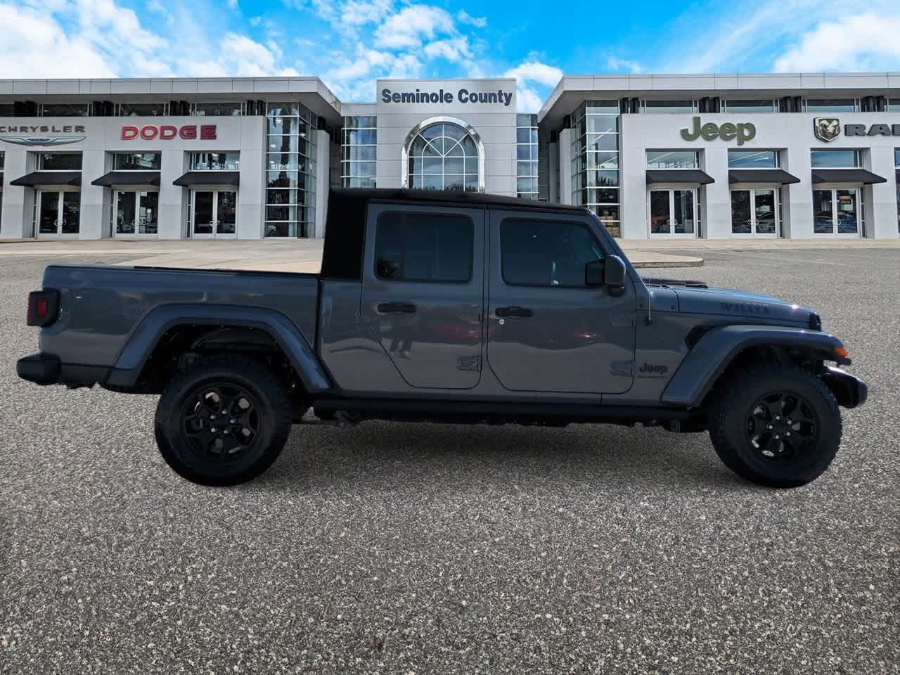 Thumbnail: 2023 Jeep Gladiator - 9