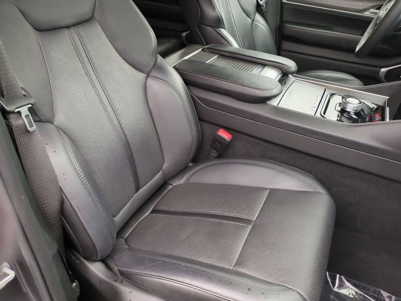 Thumbnail: 2024 Jeep Wagoneer - 22