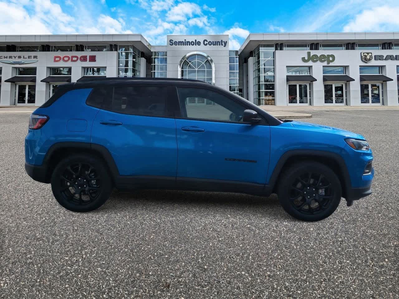 Thumbnail: 2022 Jeep Compass - 9