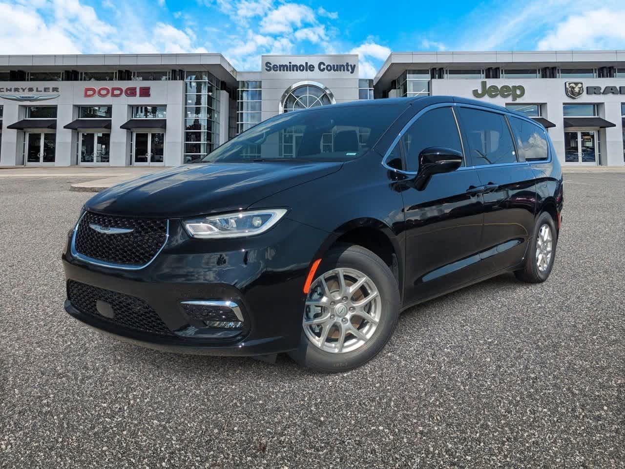 Thumbnail: 2026 Chrysler Pacifica - 1