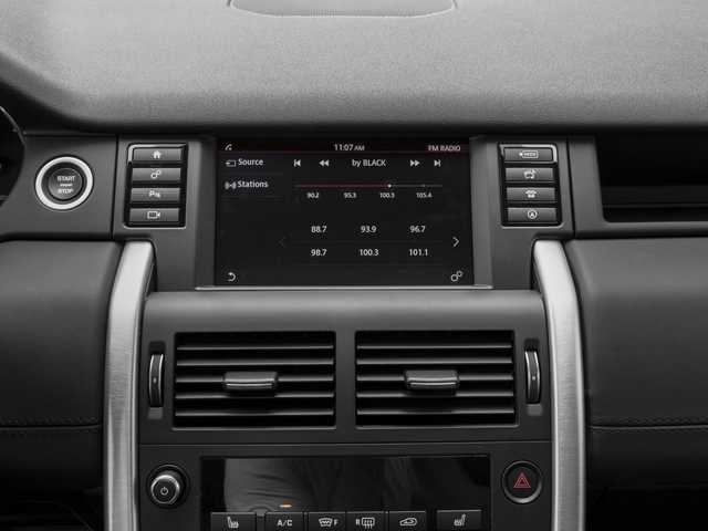 Thumbnail: 2017 Land Rover Discovery Sport - 10