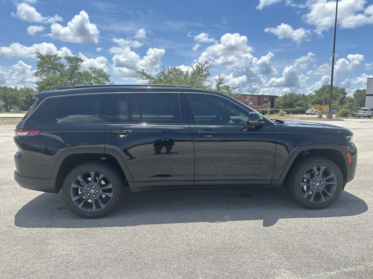 Thumbnail: 2026 Jeep Grand Cherokee L - 15