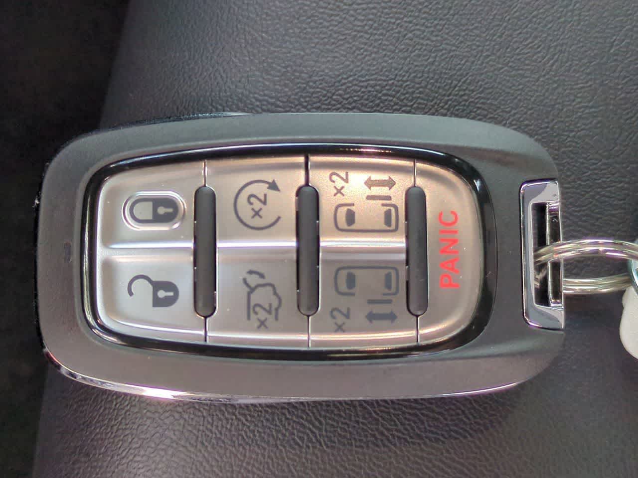 Thumbnail: 2026 Chrysler Voyager - 34