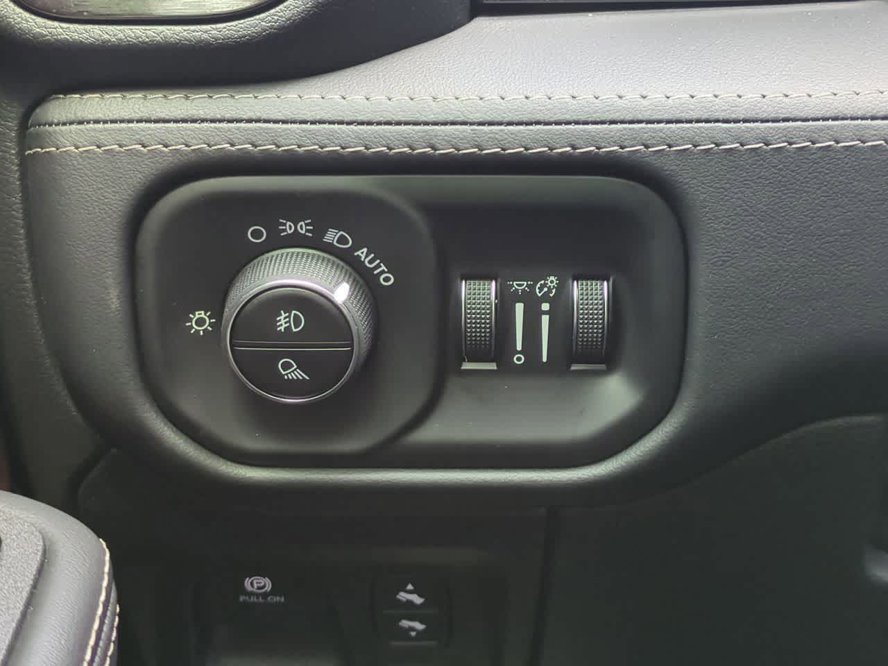 Thumbnail: 2026 RAM 1500 - 18