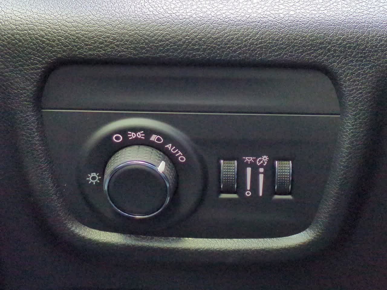 Thumbnail: 2025 Jeep Grand Cherokee - 17