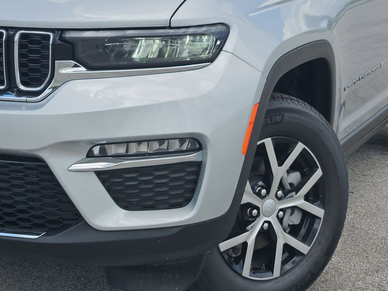Thumbnail: 2025 Jeep Grand Cherokee - 11