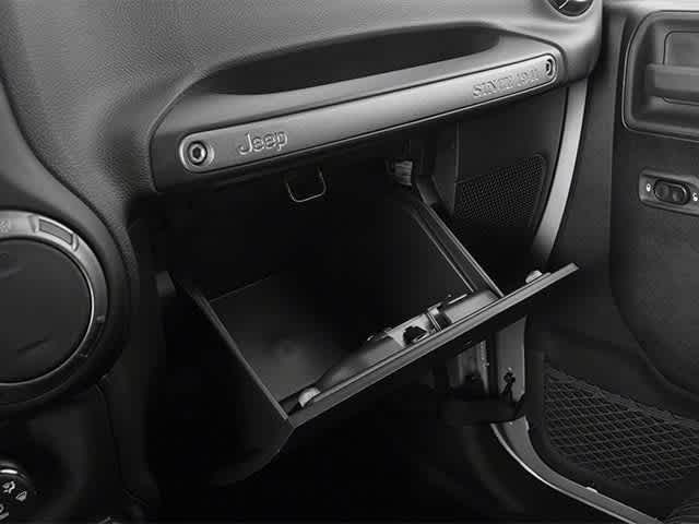 Thumbnail: 2014 Jeep Wrangler - 16