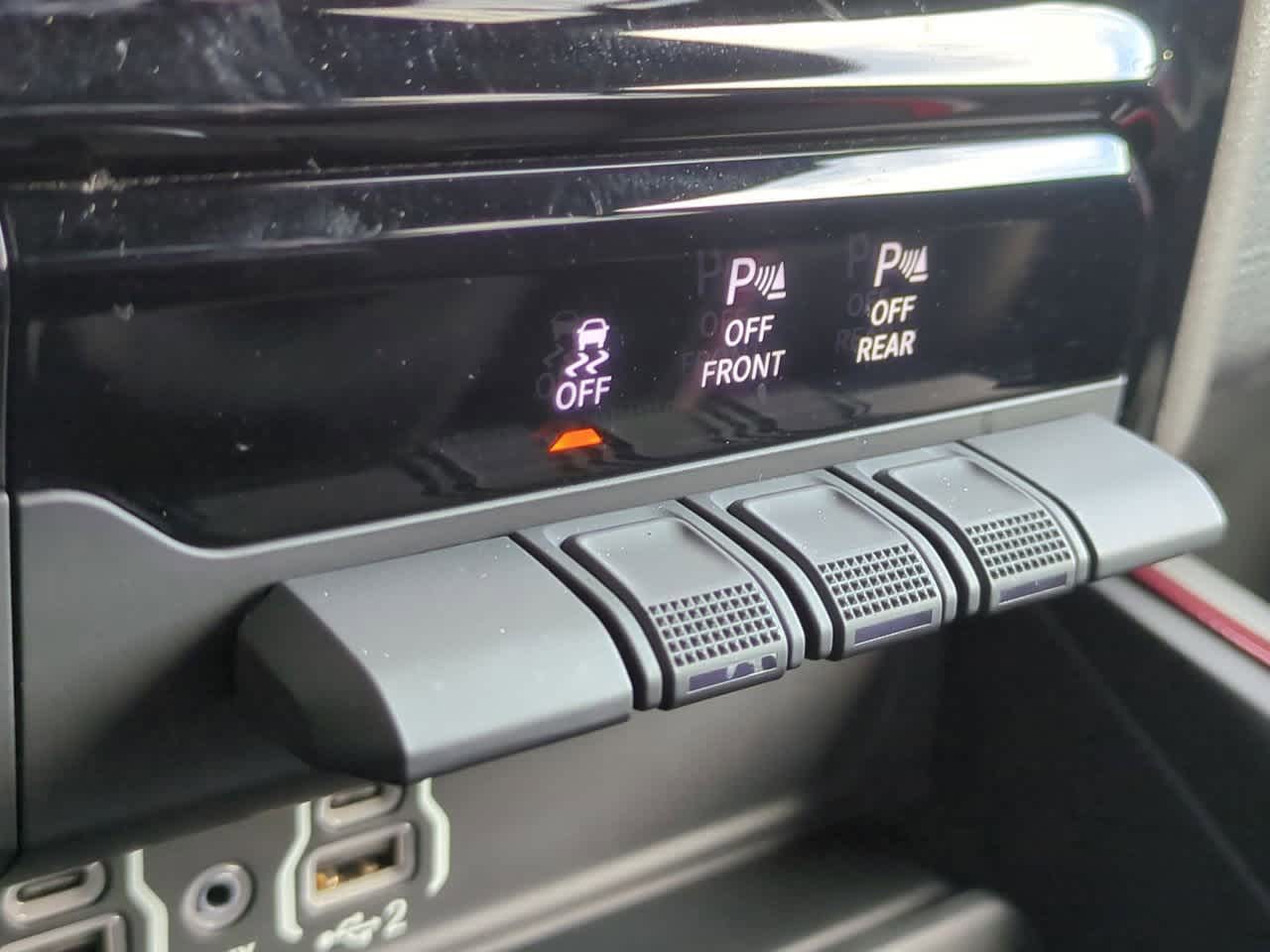 Thumbnail: 2025 RAM 1500 - 18