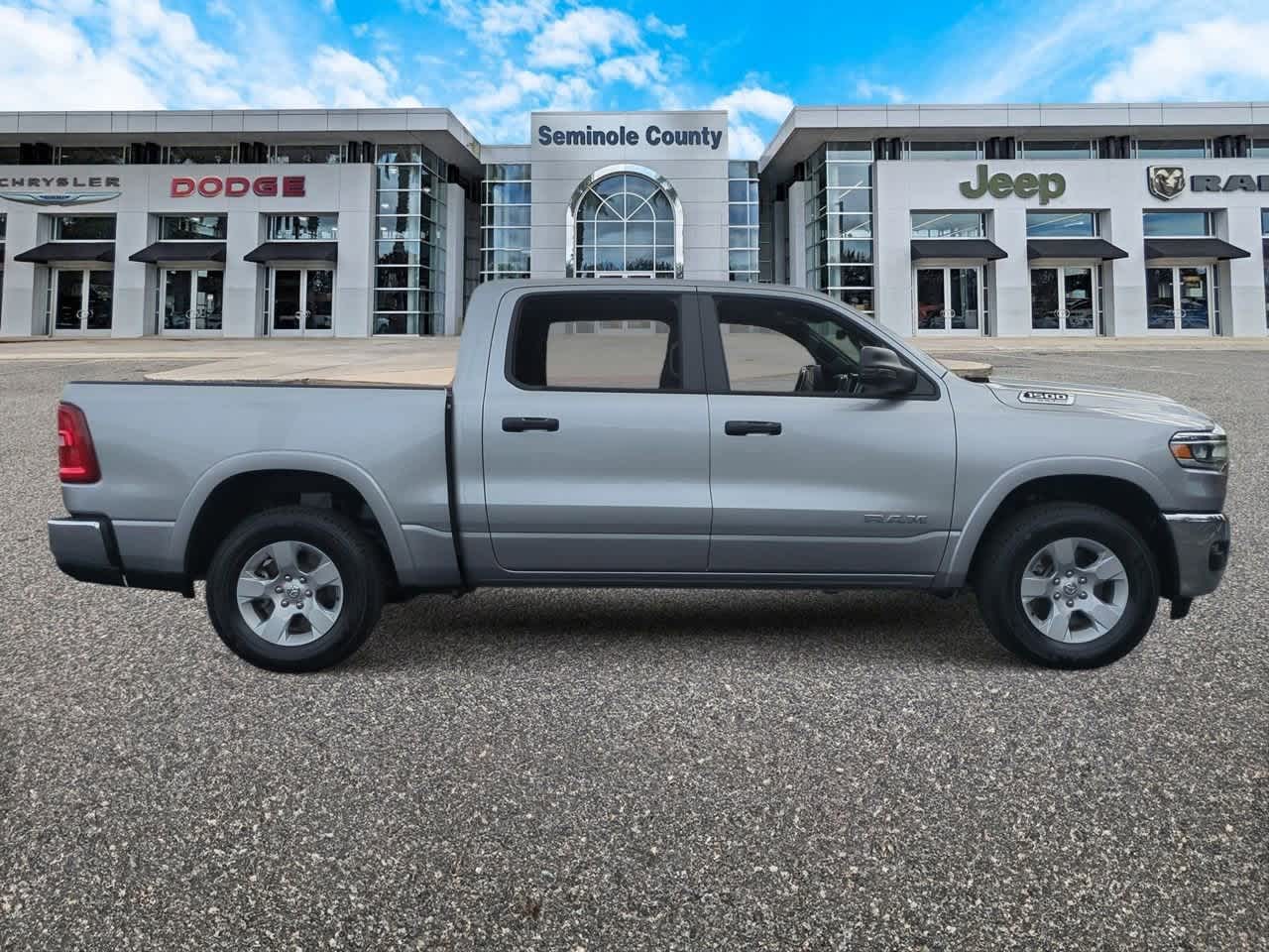 Thumbnail: 2025 RAM 1500 - 9