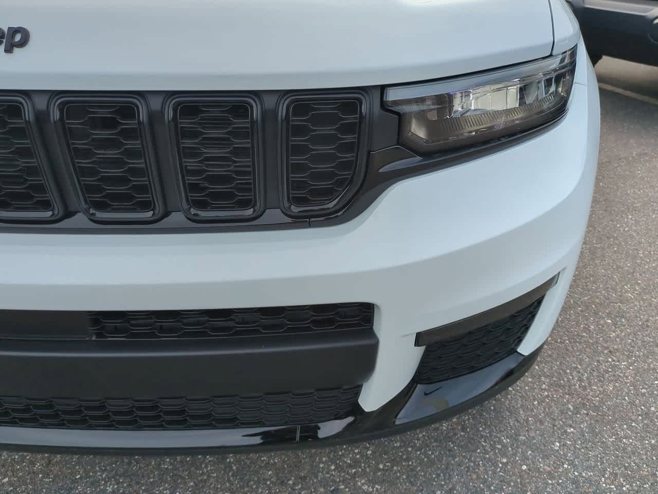 Thumbnail: 2025 Jeep Grand Cherokee L - 11