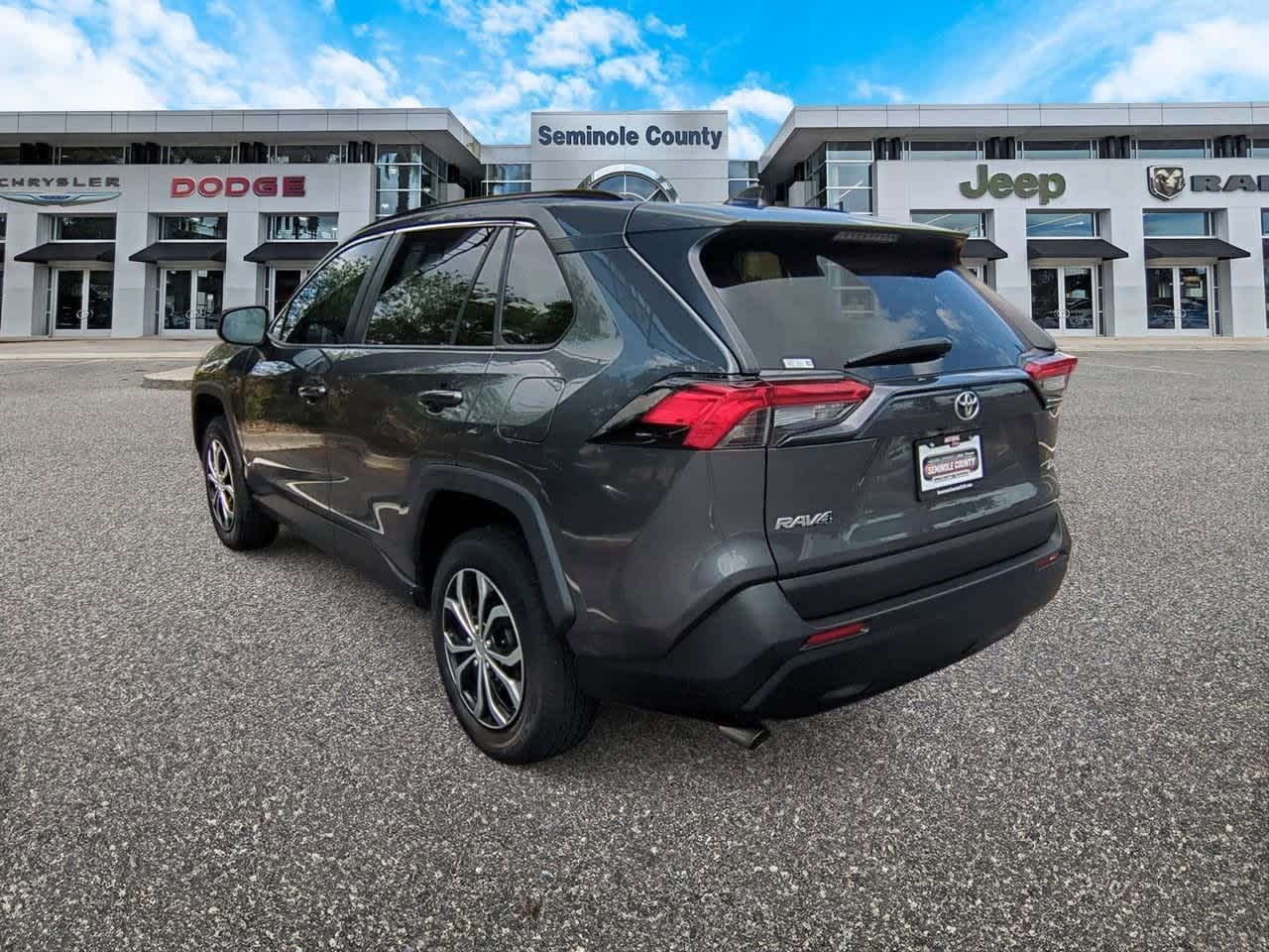 Thumbnail: 2021 Toyota RAV4 - 6