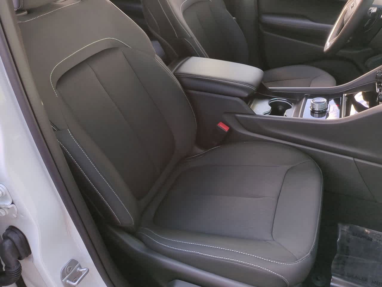 Thumbnail: 2025 Jeep Grand Cherokee - 21