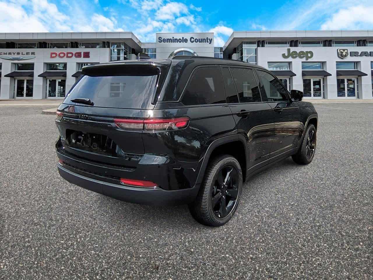 Thumbnail: 2025 Jeep Grand Cherokee - 8