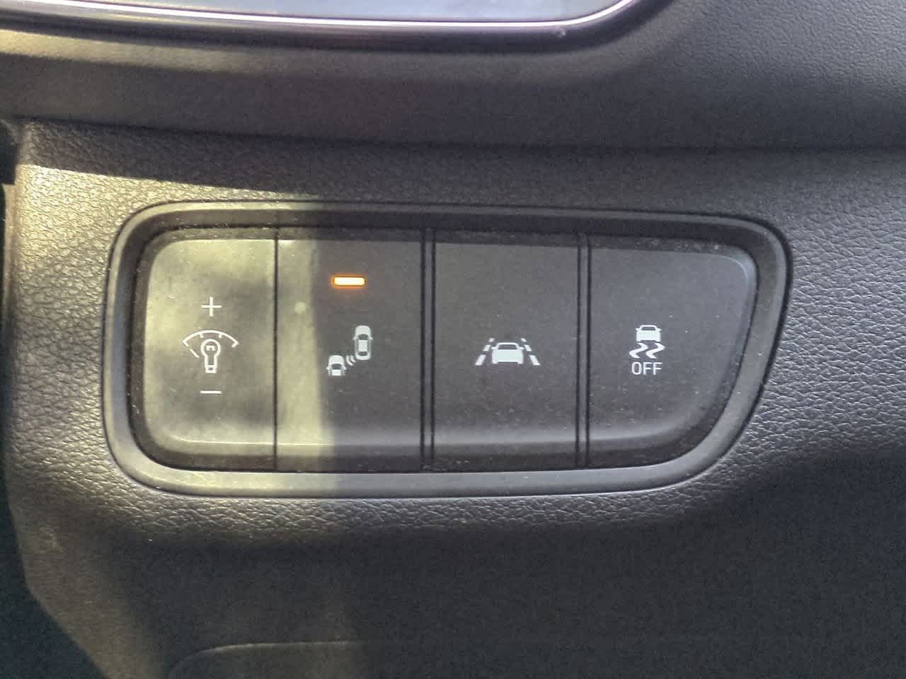 Thumbnail: 2019 Hyundai Santa Fe - 17