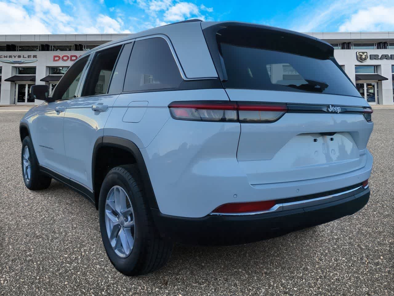 Thumbnail: 2025 Jeep Grand Cherokee - 6