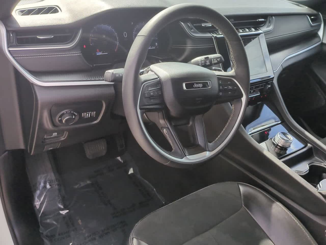 Thumbnail: 2024 Jeep Grand Cherokee L - 10