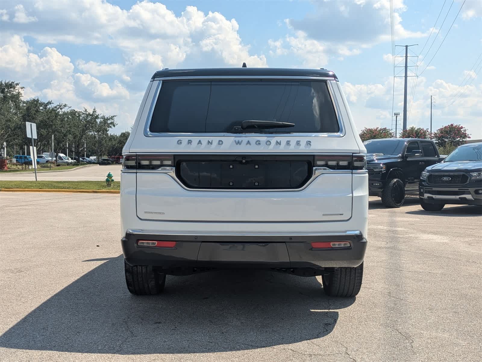 Thumbnail: 2022 Jeep Grand Wagoneer - 5