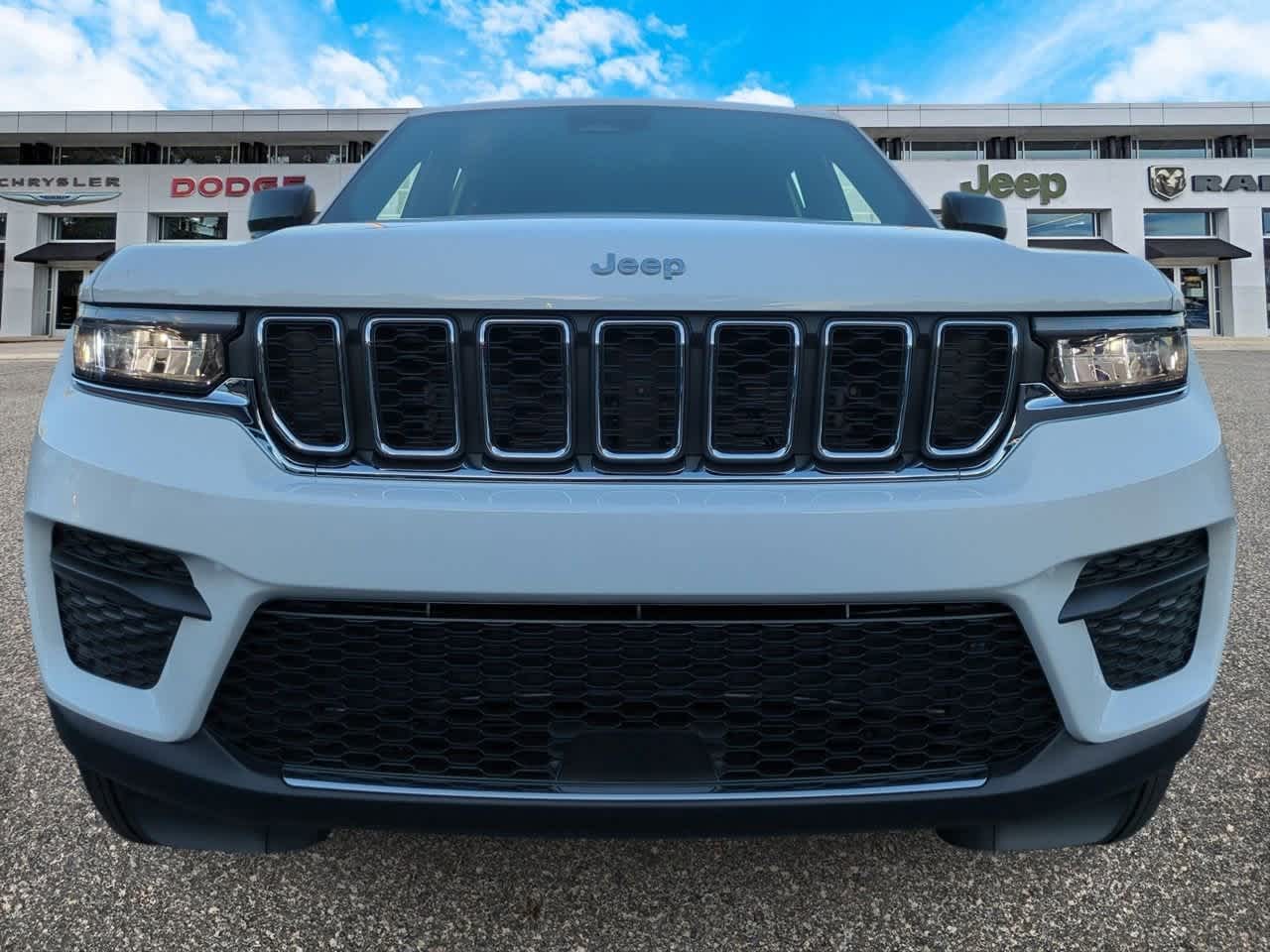 Thumbnail: 2025 Jeep Grand Cherokee - 3