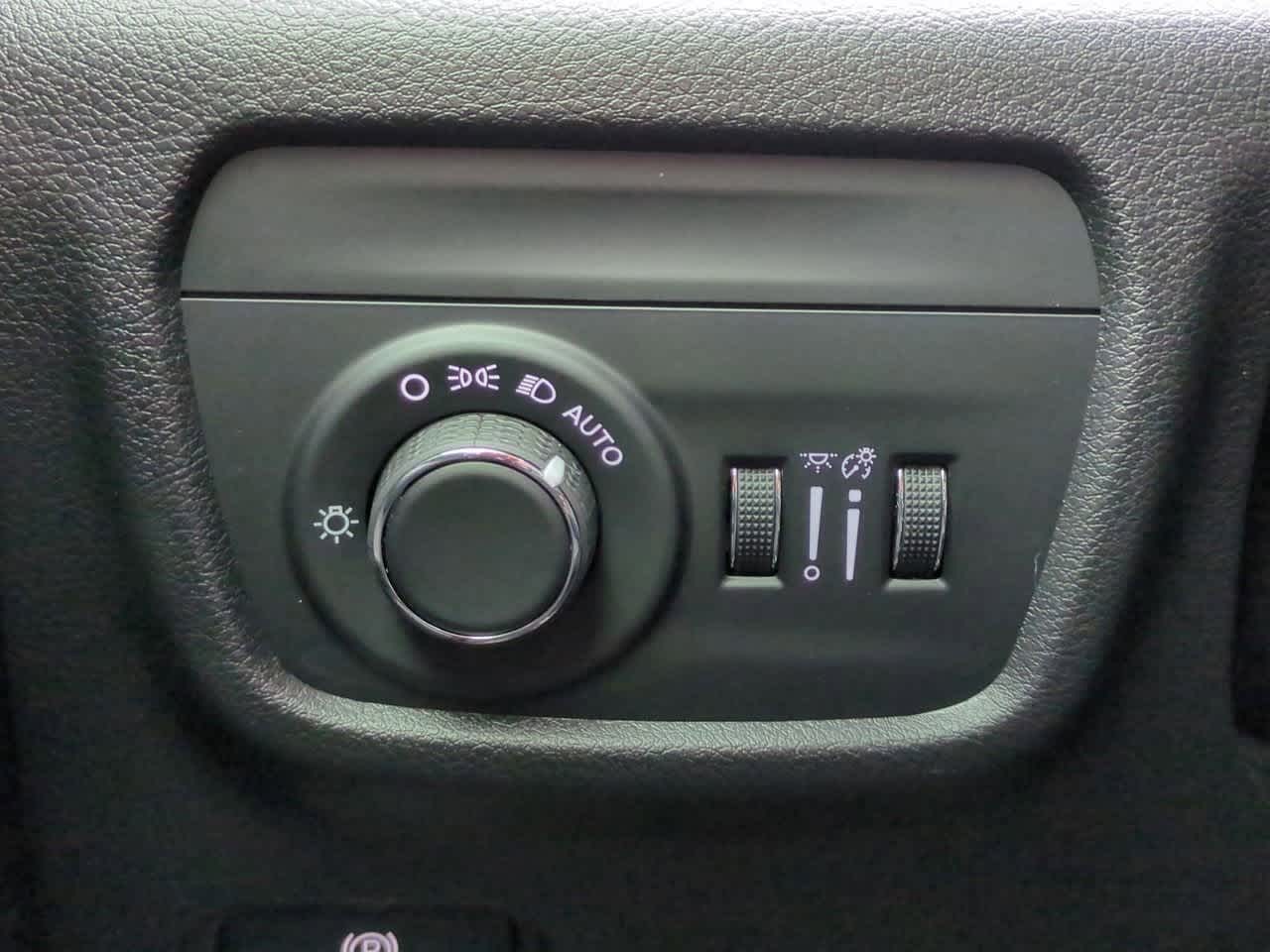 Thumbnail: 2025 Jeep Grand Cherokee L - 18