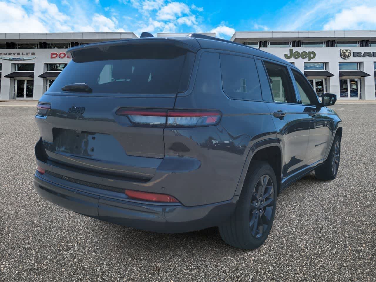 Thumbnail: 2026 Jeep Grand Cherokee L - 8