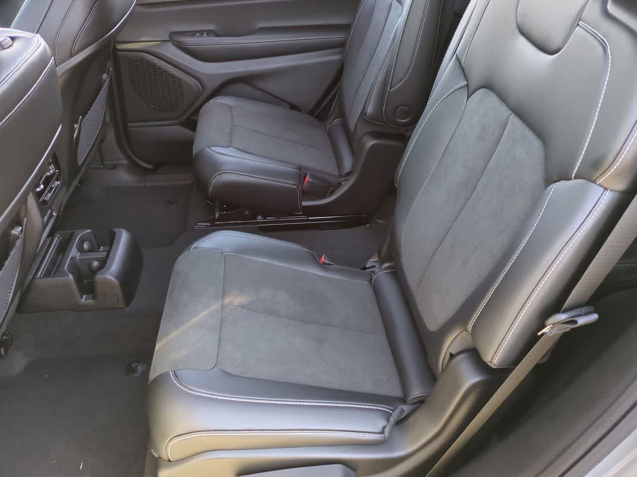 Thumbnail: 2025 Jeep Grand Cherokee L - 20