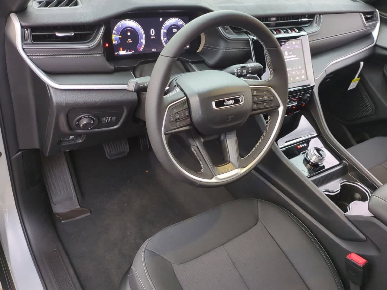 Thumbnail: 2025 Jeep Grand Cherokee - 10