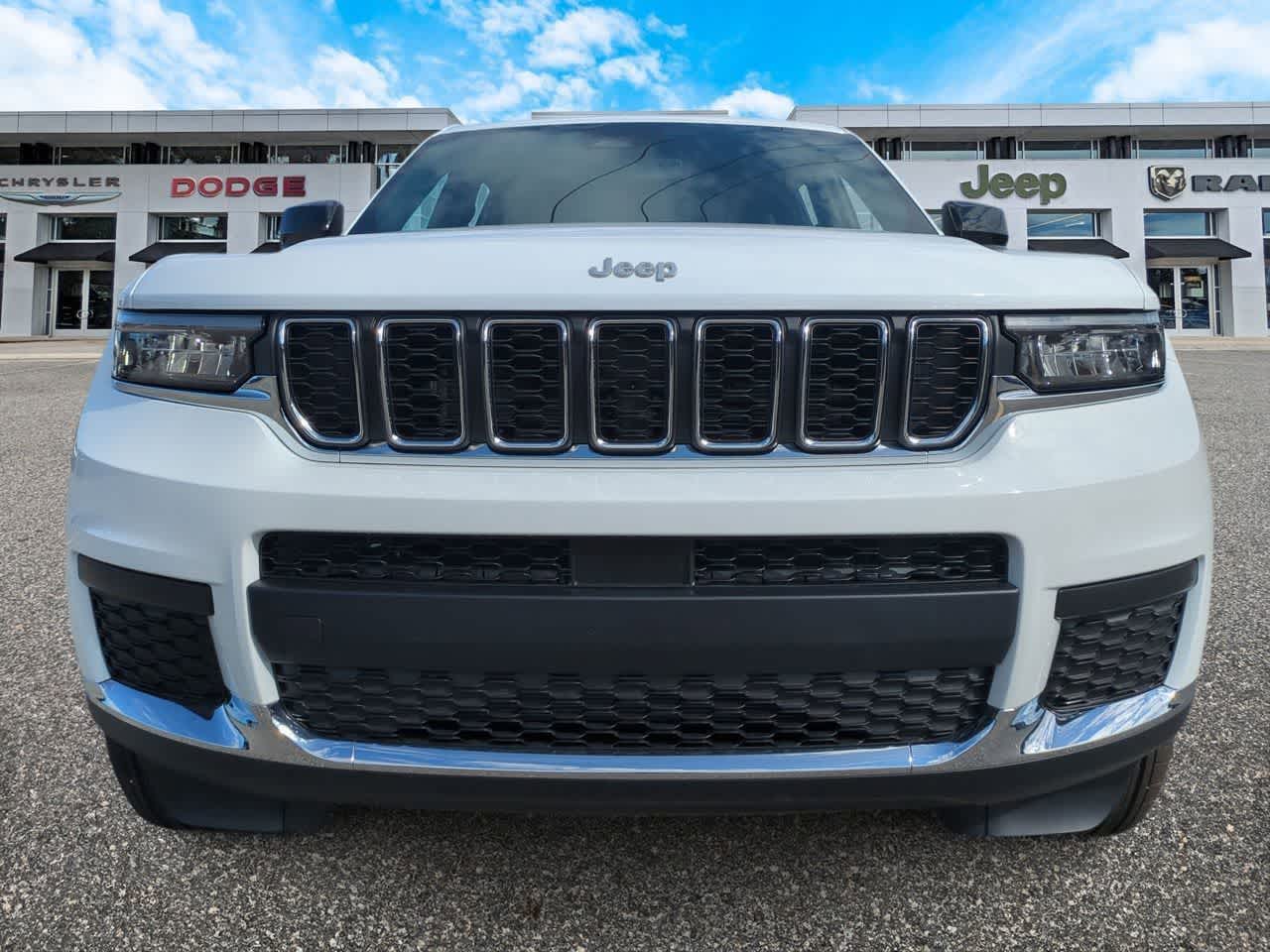 Thumbnail: 2025 Jeep Grand Cherokee L - 3