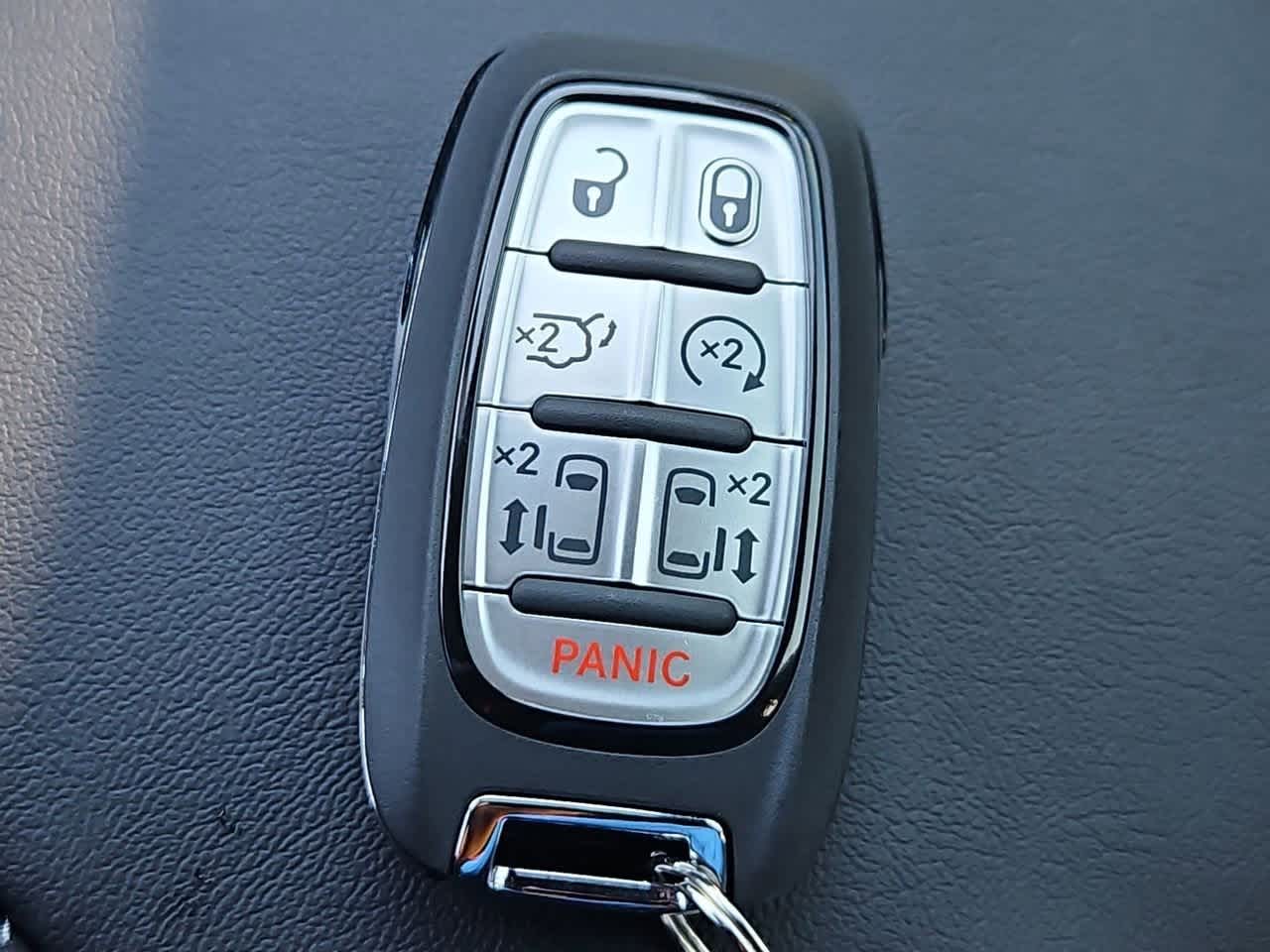 Thumbnail: 2026 Chrysler Pacifica - 34