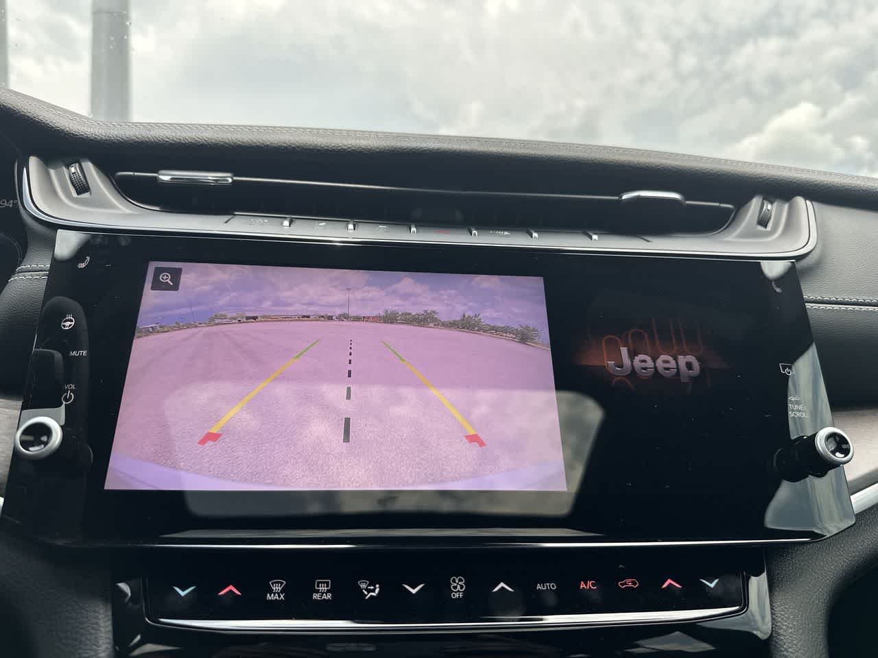 Thumbnail: 2026 Jeep Grand Cherokee - 28