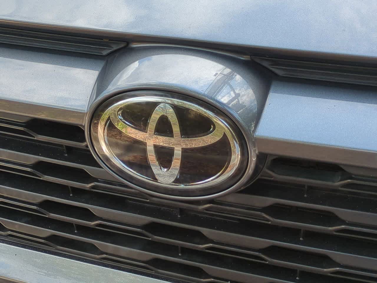 Thumbnail: 2021 Toyota RAV4 - 12