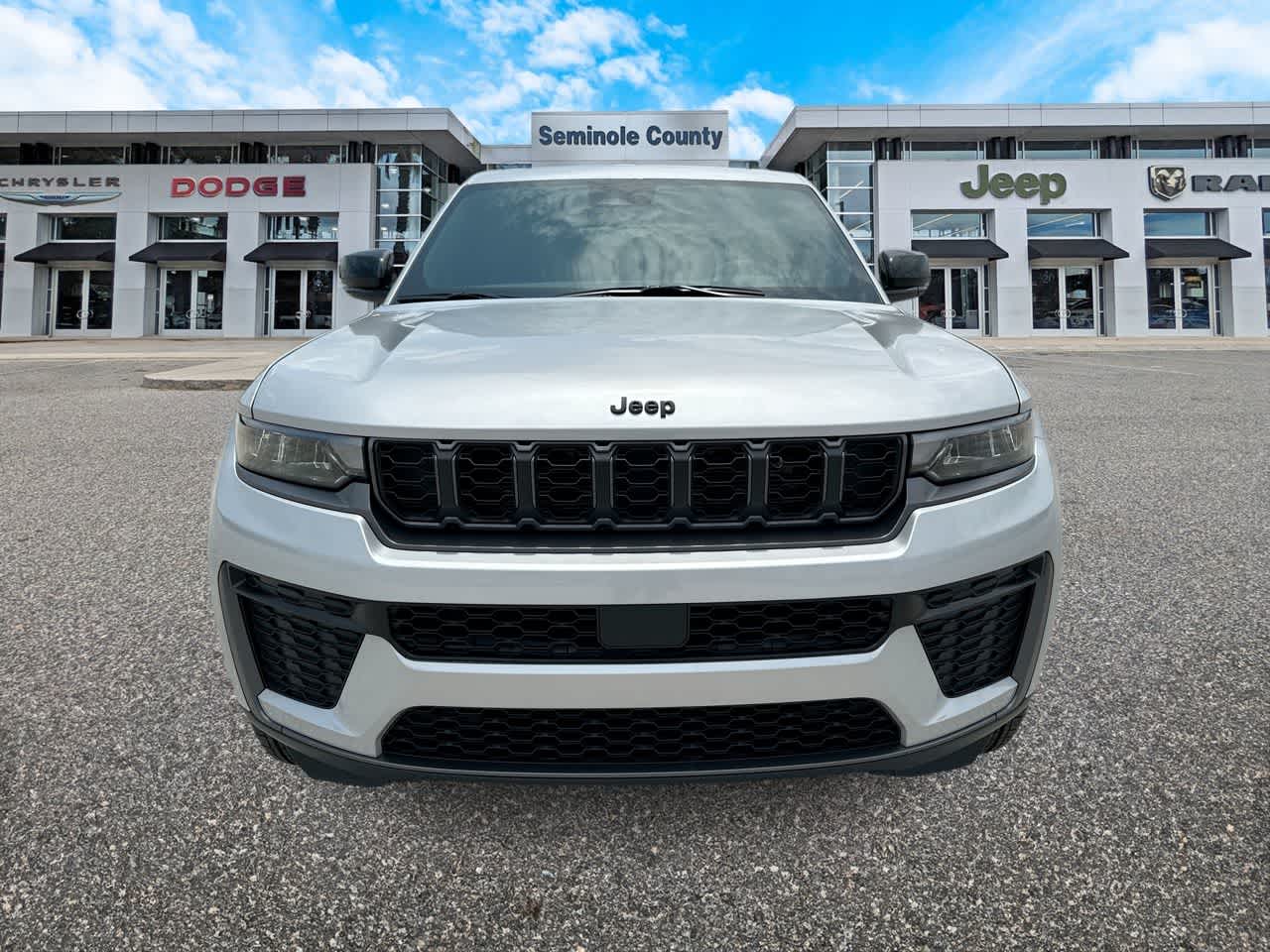 Thumbnail: 2026 Jeep Grand Cherokee - 3