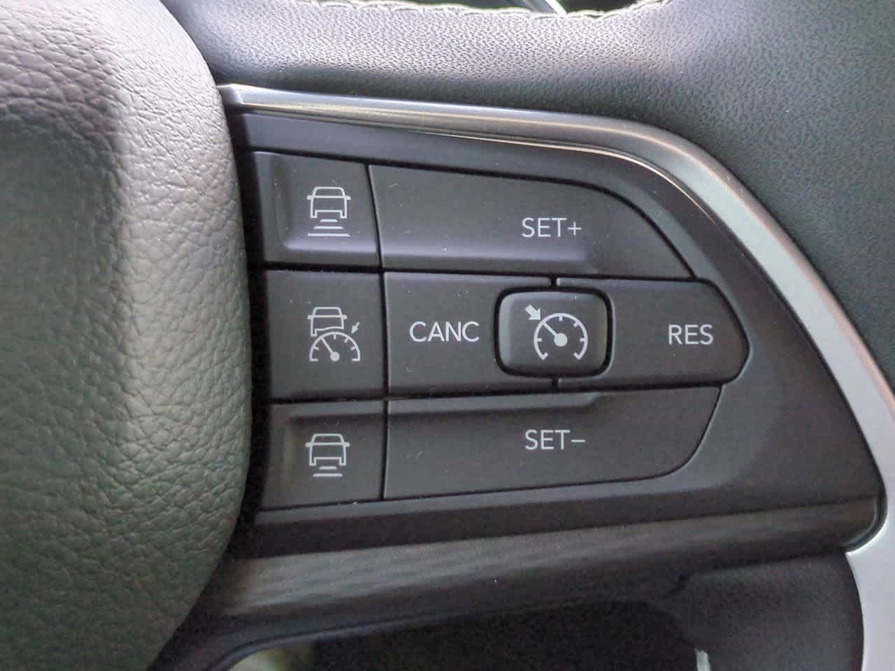 Thumbnail: 2025 Jeep Grand Cherokee - 25