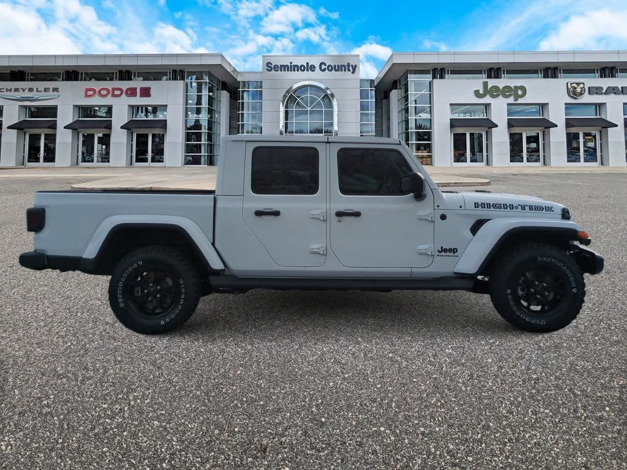 Thumbnail: 2025 Jeep Gladiator - 9