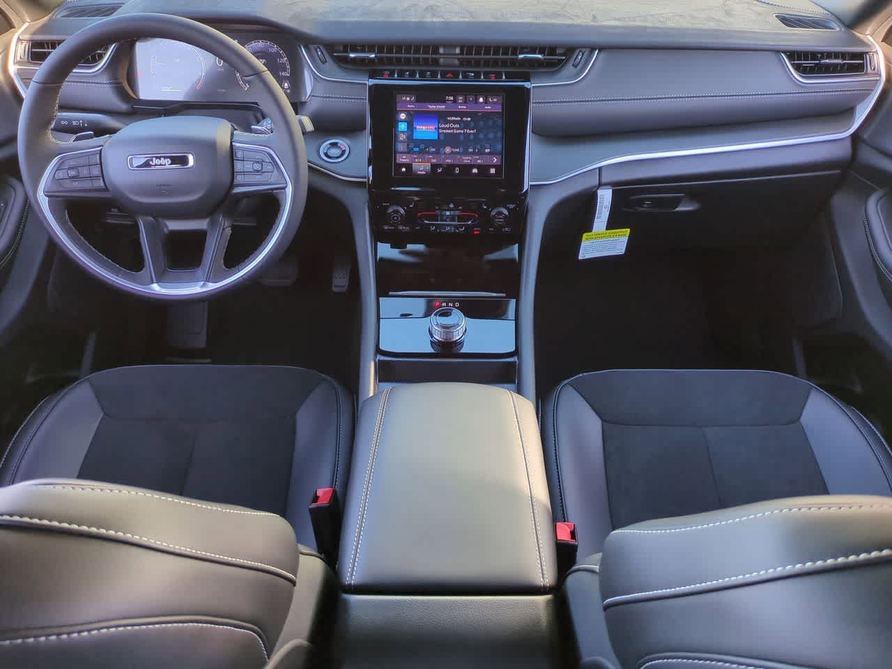 Thumbnail: 2025 Jeep Grand Cherokee - 16