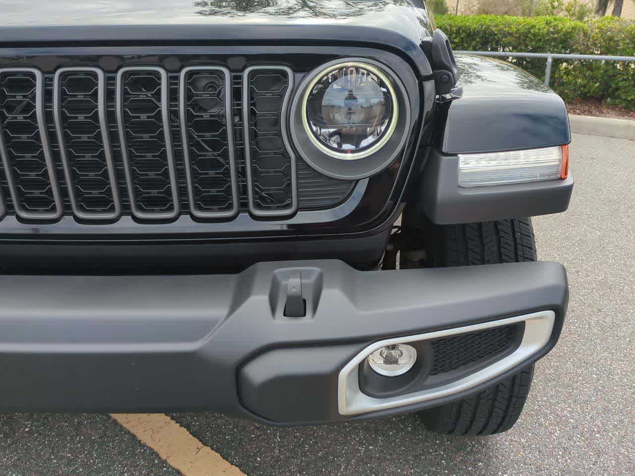 Thumbnail: 2026 Jeep Gladiator - 11