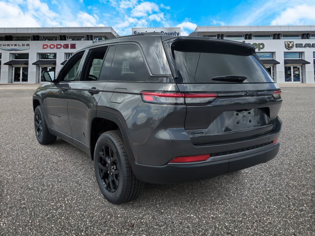 Thumbnail: 2026 Jeep Grand Cherokee - 6