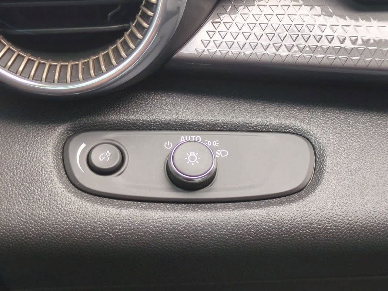 Thumbnail: 2025 Chevrolet Trax - 18