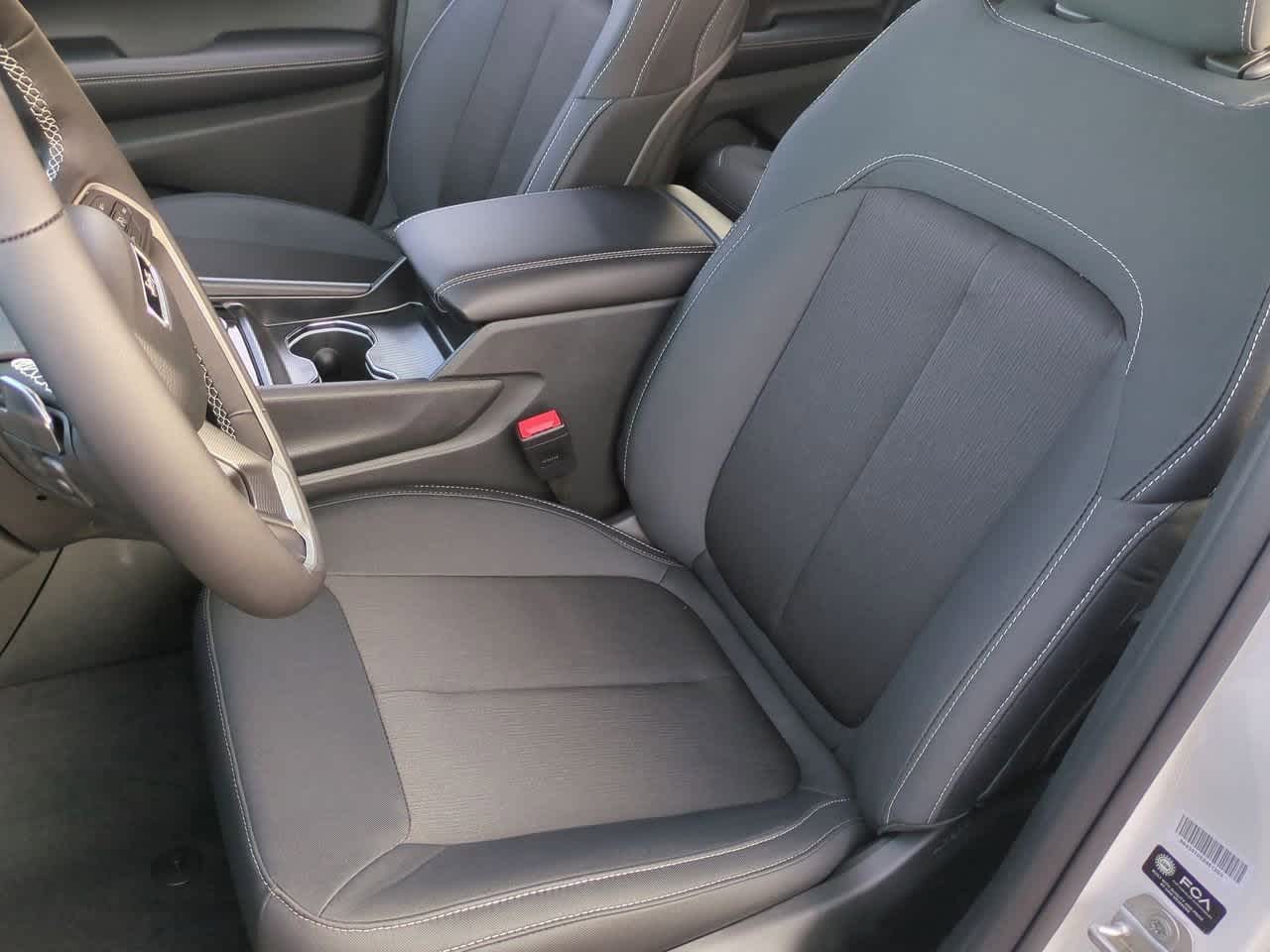 Thumbnail: 2025 Jeep Grand Cherokee - 17